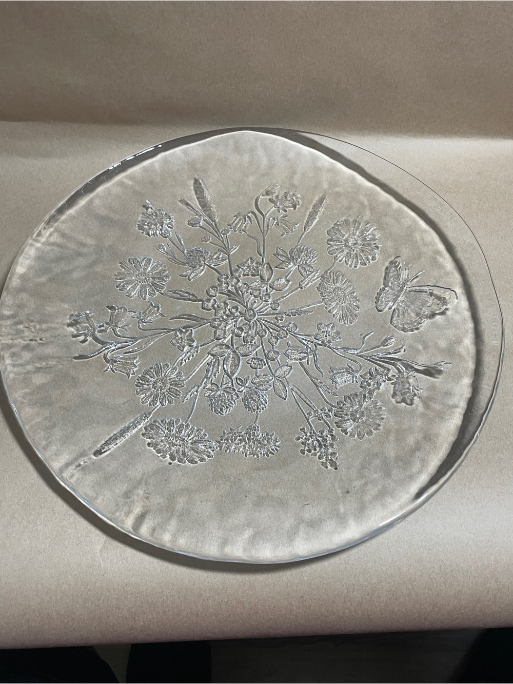 Scandinavian KOSTA BODA 
ULLA PLATTER  
Swedish Artist KJELL ENGMAN